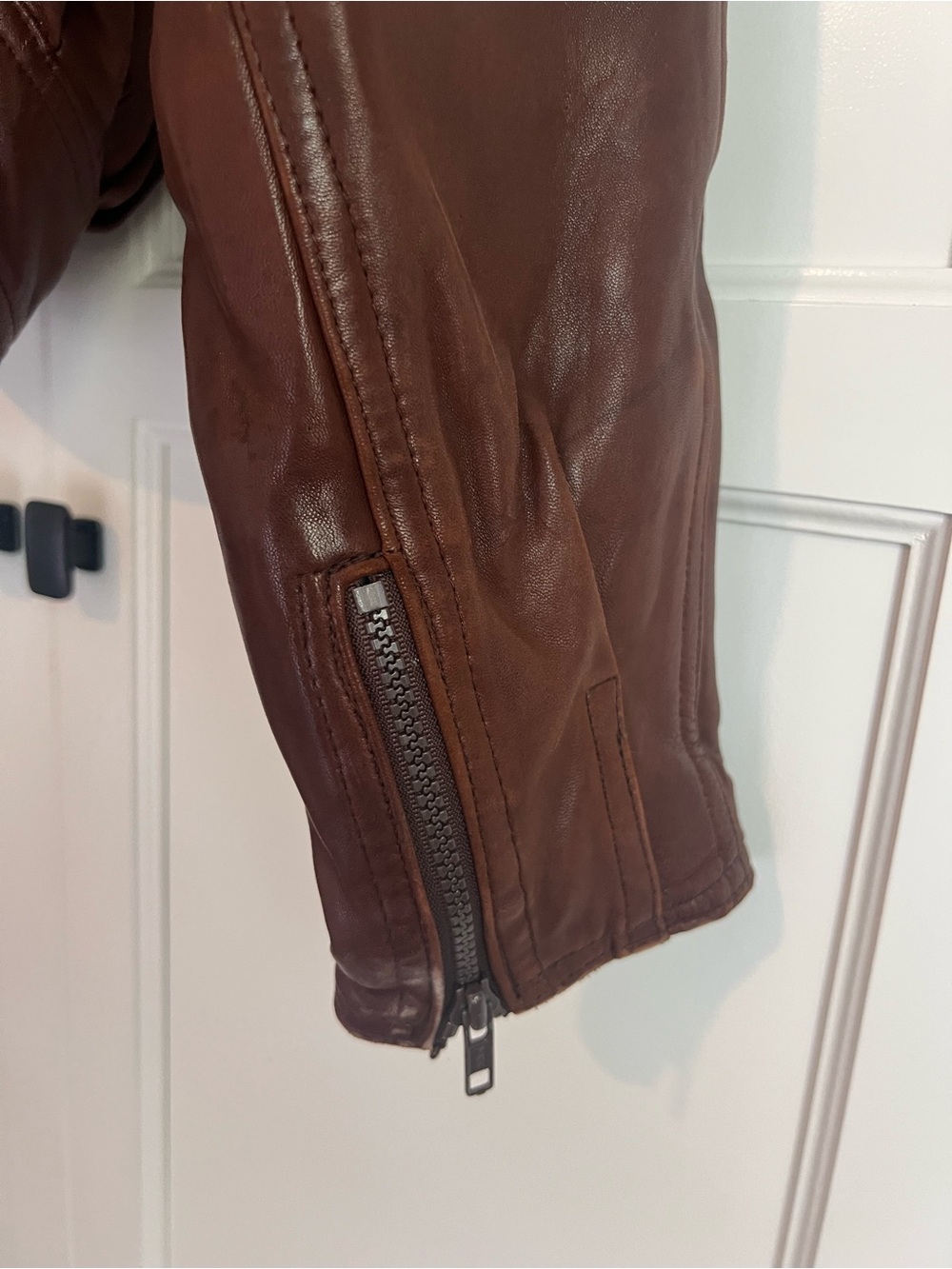 Christian Lauren Vintage Brown Leather Cropped Biker Jacket with Belt - Picture 4 of 9